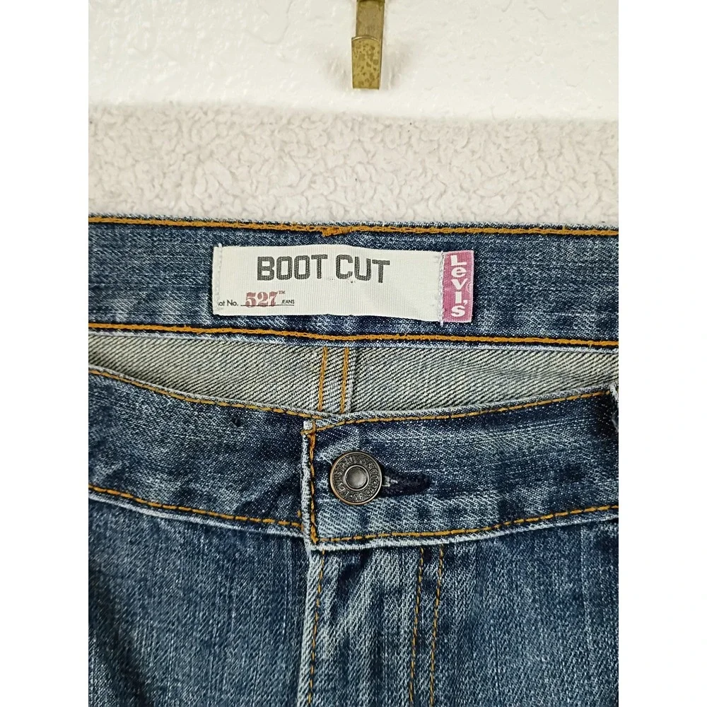 Levis bootcut casual